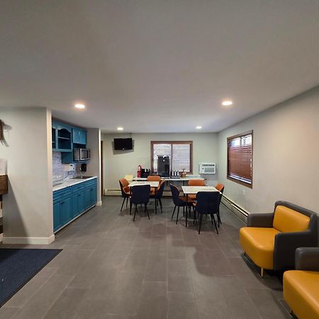 Motel Super 8 By Wyndham Hayward Wi Esterno foto