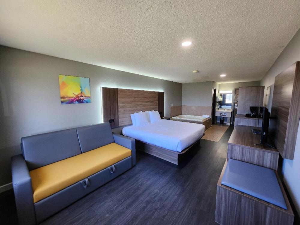 Motel Super 8 By Wyndham Hayward Wi Esterno foto