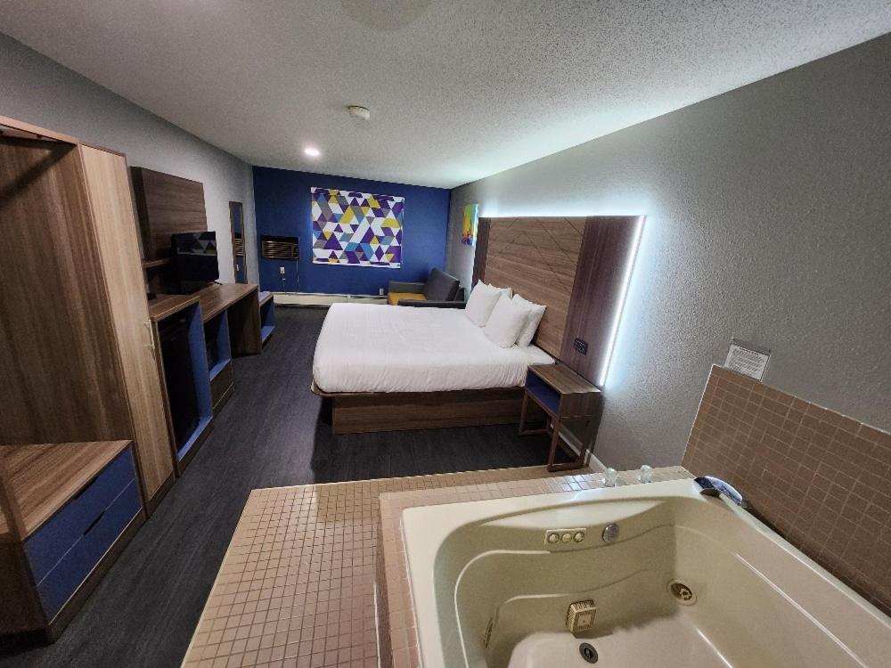 Motel Super 8 By Wyndham Hayward Wi Esterno foto