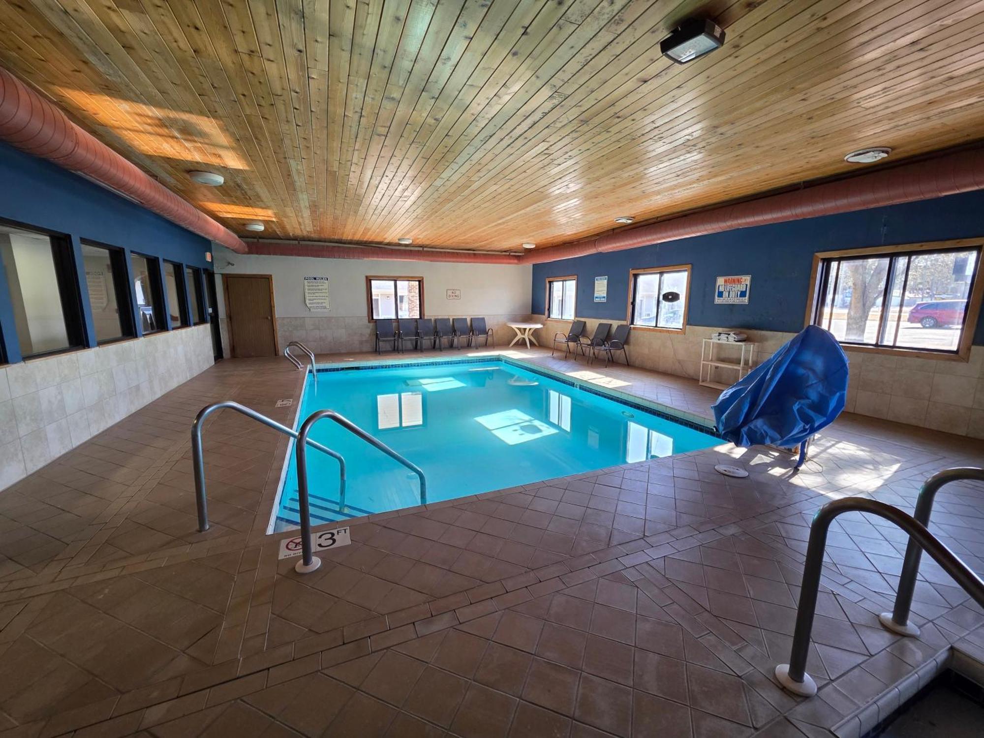 Motel Super 8 By Wyndham Hayward Wi Esterno foto