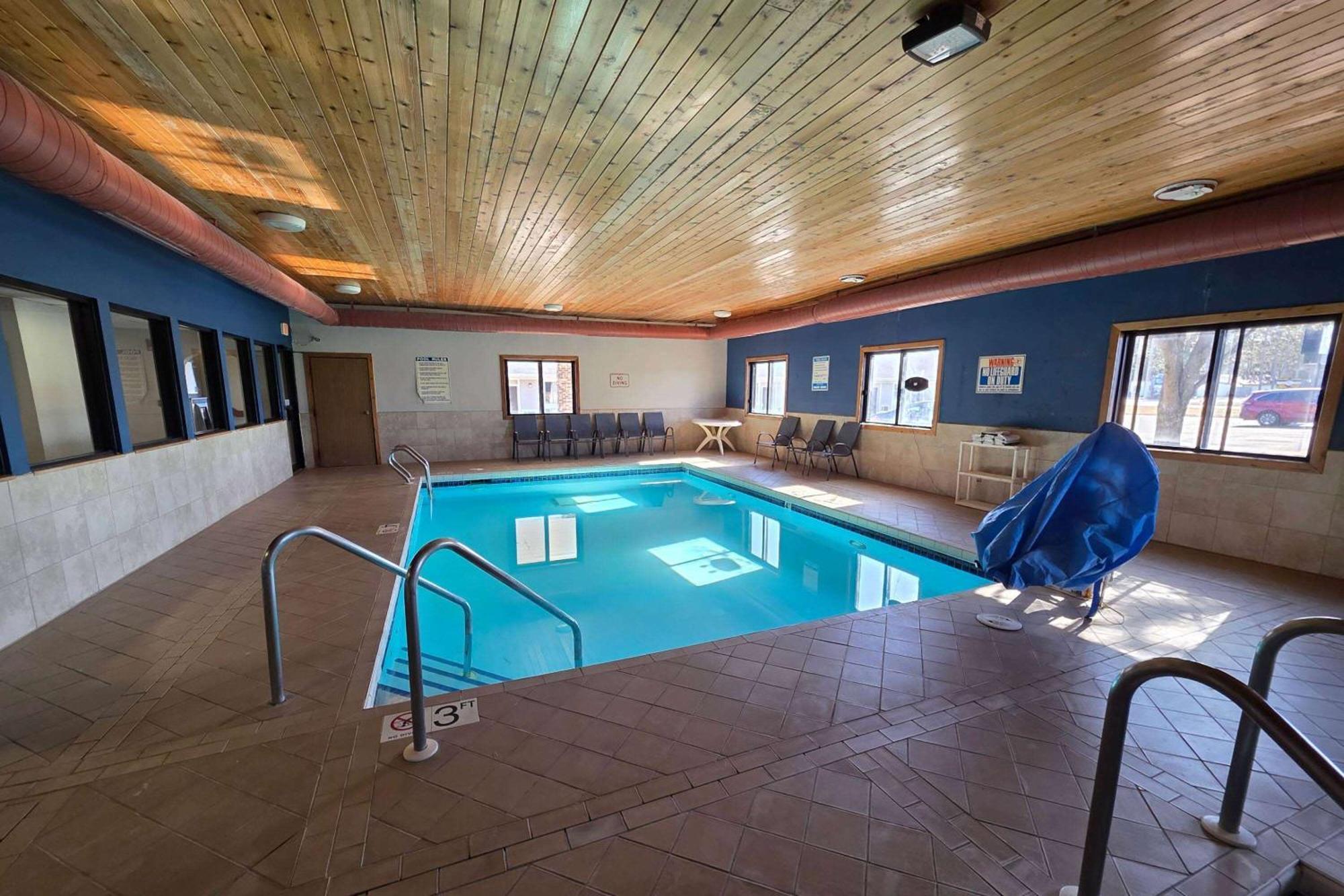 Motel Super 8 By Wyndham Hayward Wi Esterno foto