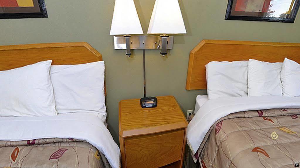 Motel Super 8 By Wyndham Hayward Wi Esterno foto