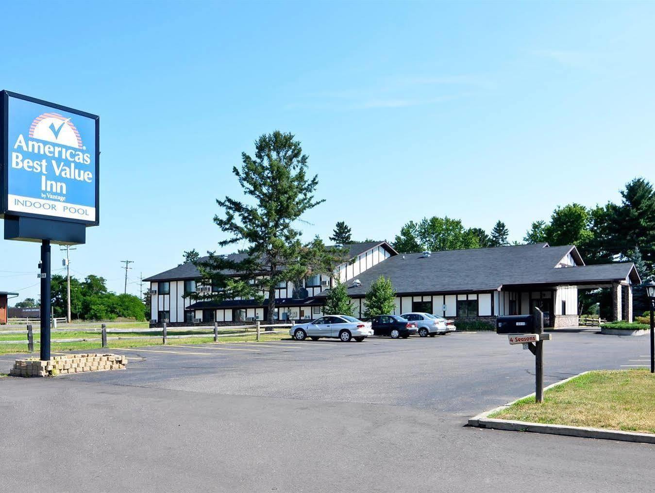 Motel Super 8 By Wyndham Hayward Wi Esterno foto