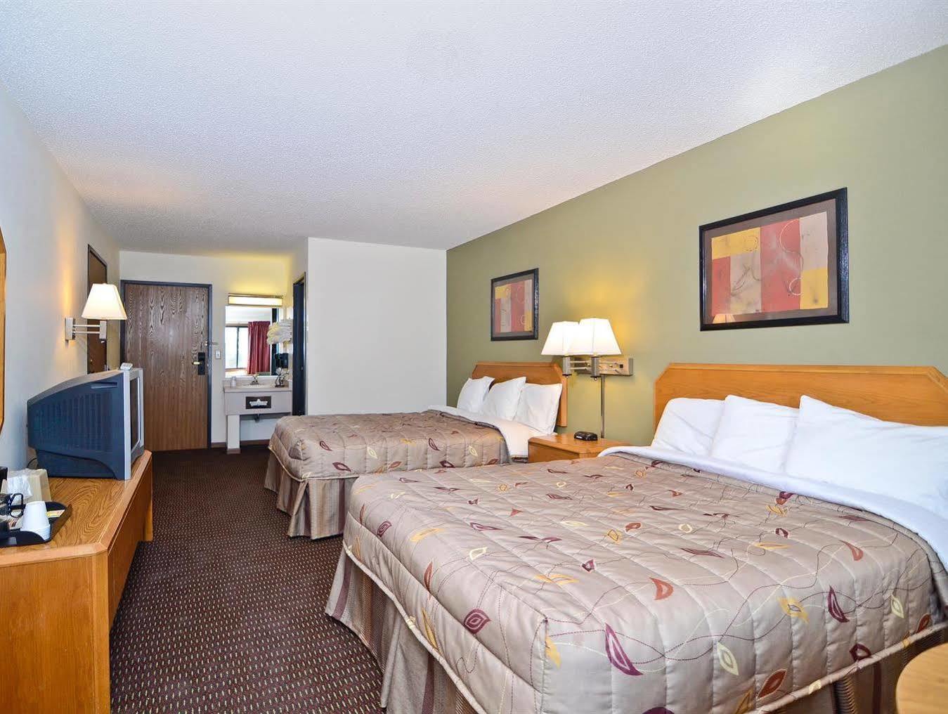 Motel Super 8 By Wyndham Hayward Wi Esterno foto