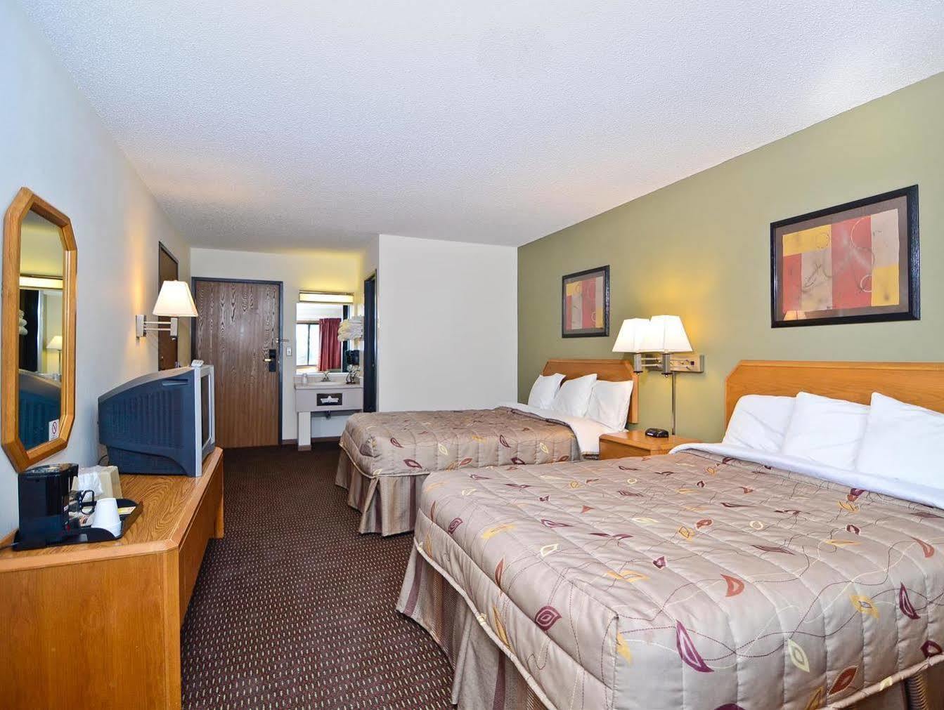 Motel Super 8 By Wyndham Hayward Wi Esterno foto